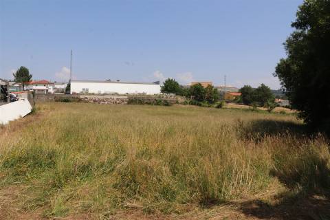 Lote de Terreno  Venda em Lustosa e Barrosas (Santo Estêvão),Lousada