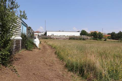 Lote de Terreno  Venda em Lustosa e Barrosas (Santo Estêvão),Lousada