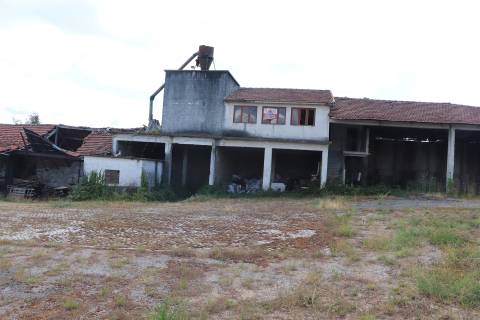 Armazém  Venda em Lustosa e Barrosas (Santo Estêvão),Lousada