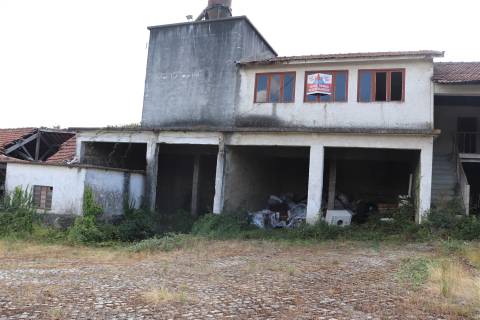 Armazém  Venda em Lustosa e Barrosas (Santo Estêvão),Lousada