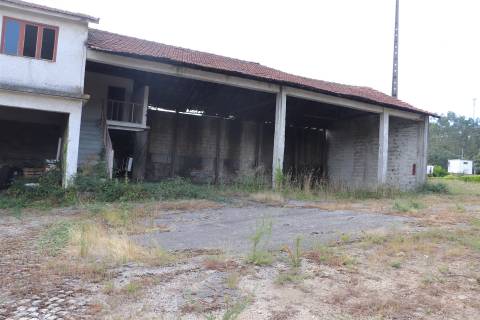 Armazém  Venda em Lustosa e Barrosas (Santo Estêvão),Lousada
