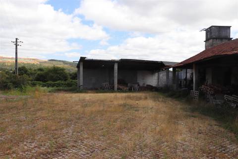 Armazém  Venda em Lustosa e Barrosas (Santo Estêvão),Lousada