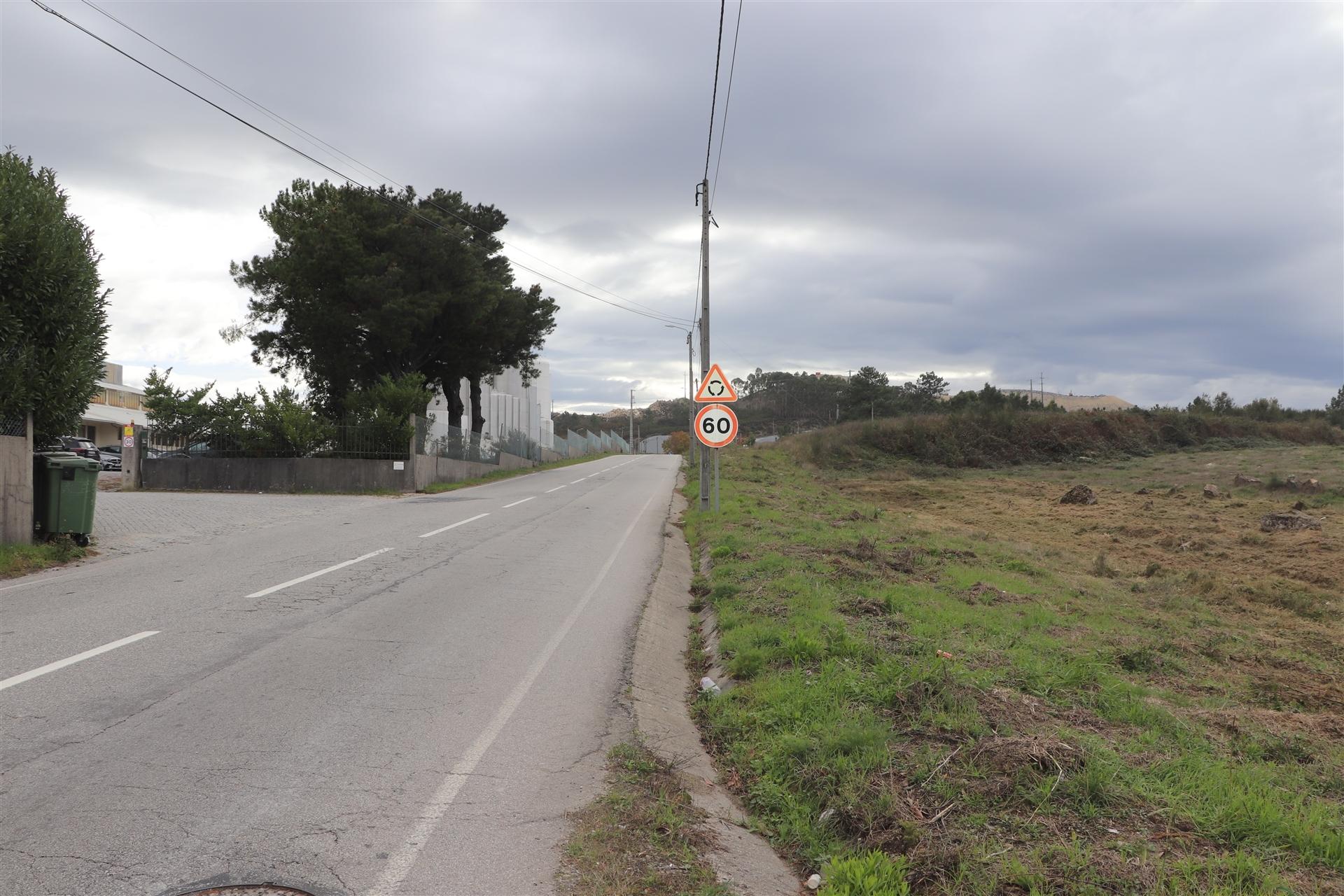 Lote de Terreno  Venda em Lustosa e Barrosas (Santo Estêvão),Lousada