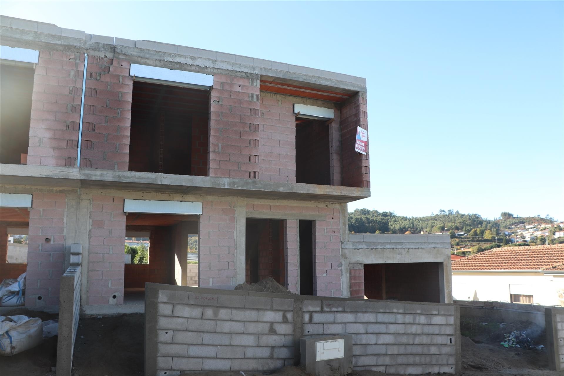Moradia Geminada T2 Venda em Revinhade,Felgueiras