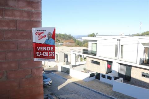 Moradia Geminada T2 Venda em Revinhade,Felgueiras