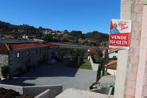 Moradia Geminada T2 Venda em Revinhade,Felgueiras