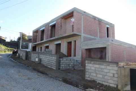 Moradia Geminada T2 Venda em Revinhade,Felgueiras