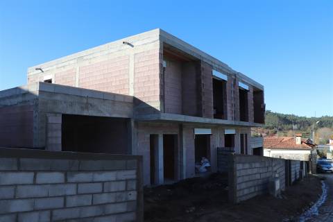 Moradia Geminada T2 Venda em Revinhade,Felgueiras