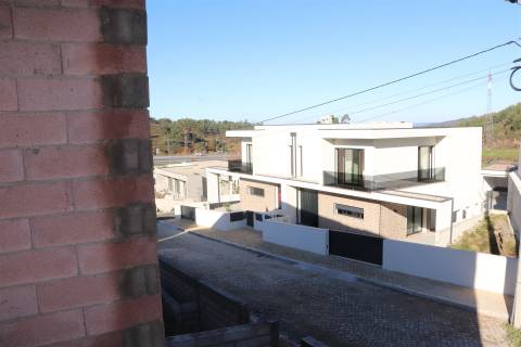 Moradia Geminada T2 Venda em Revinhade,Felgueiras