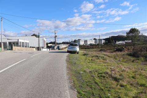 Lote de Terreno  Venda em Lustosa e Barrosas (Santo Estêvão),Lousada