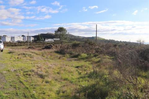 Lote de Terreno  Venda em Lustosa e Barrosas (Santo Estêvão),Lousada