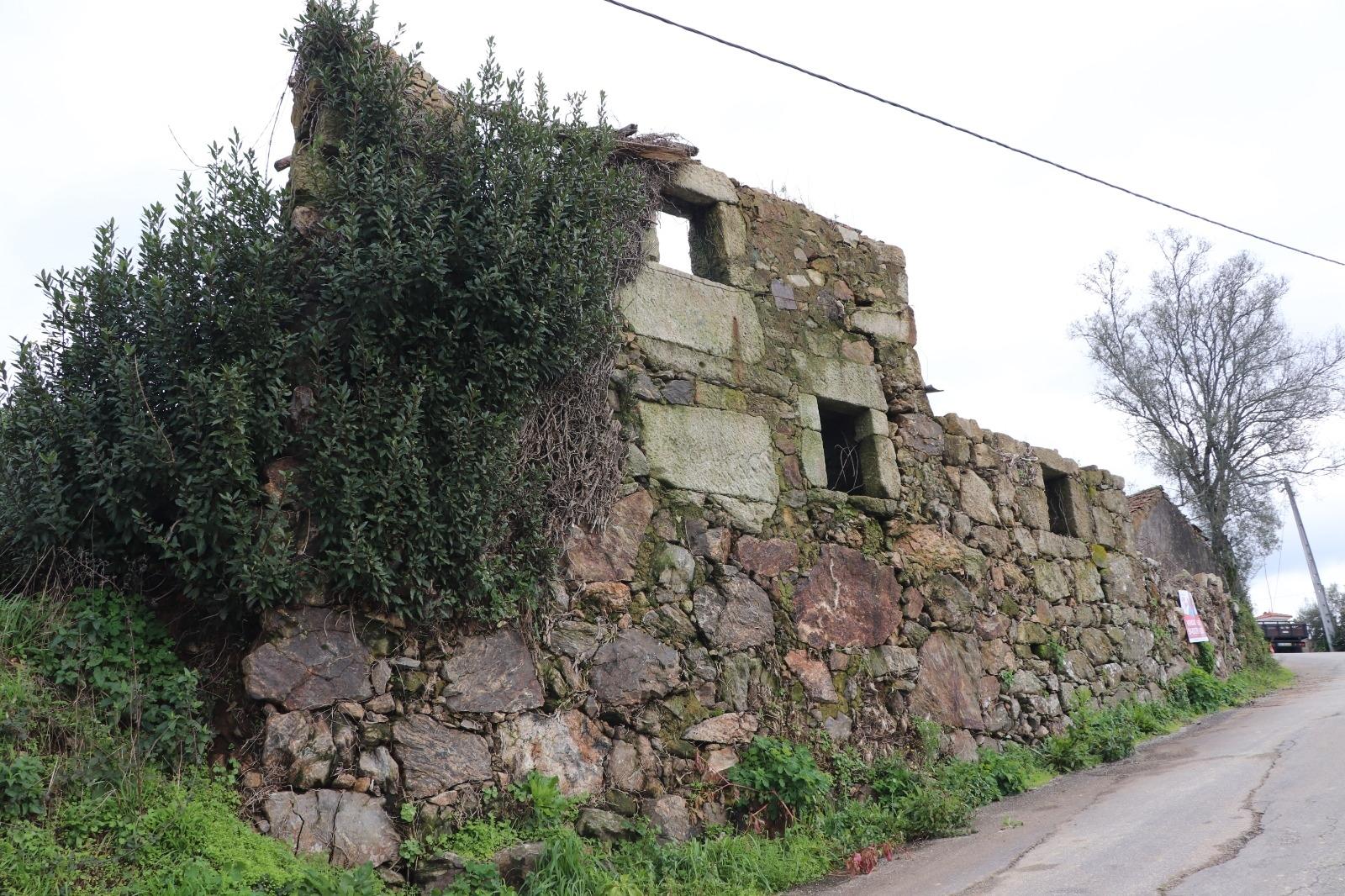 Moradia para Restaurar T2 Venda em Lustosa e Barrosas (Santo Estêvão),Lousada