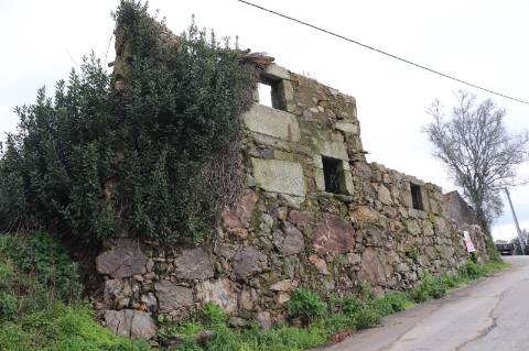 Moradia para Restaurar T2 Venda em Lustosa e Barrosas (Santo Estêvão),Lousada