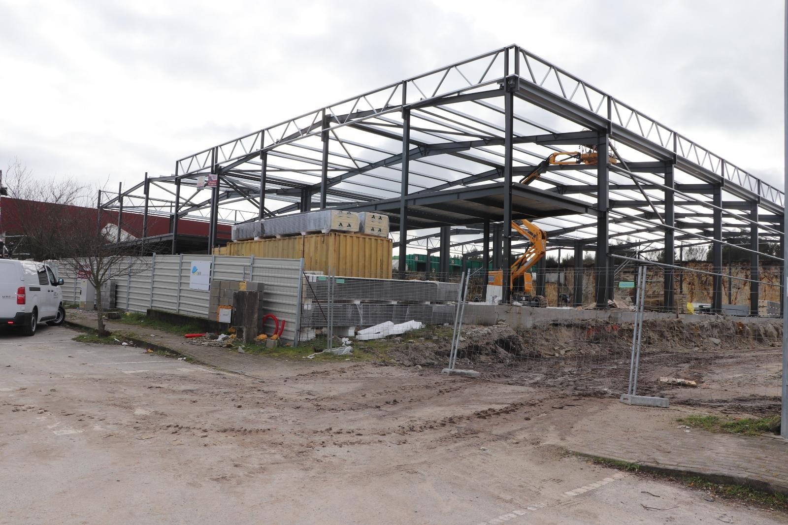 Fábrica/Indústria  Venda em Lustosa e Barrosas (Santo Estêvão),Lousada