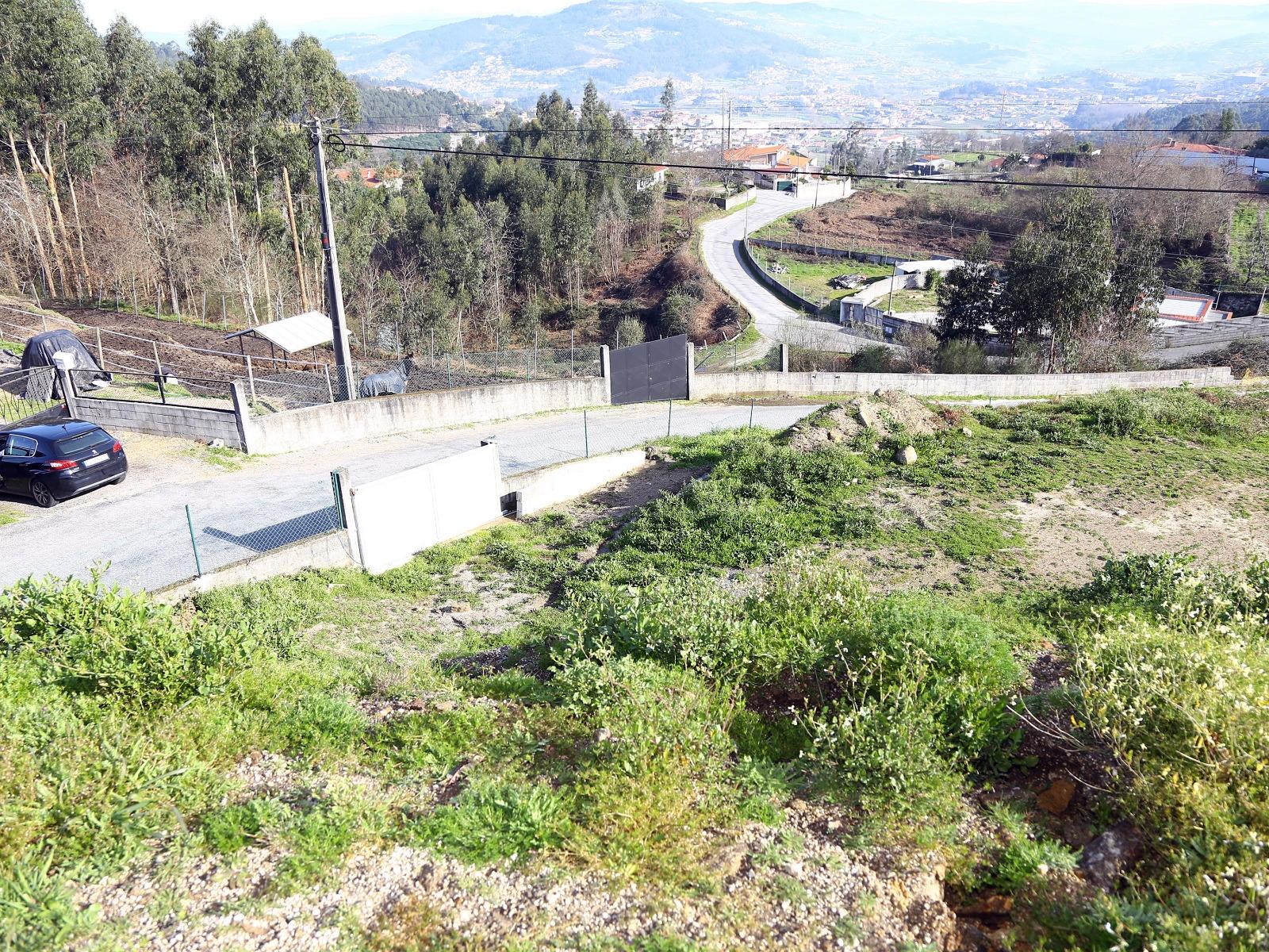 Lote de Terreno  Venda em Lustosa e Barrosas (Santo Estêvão),Lousada
