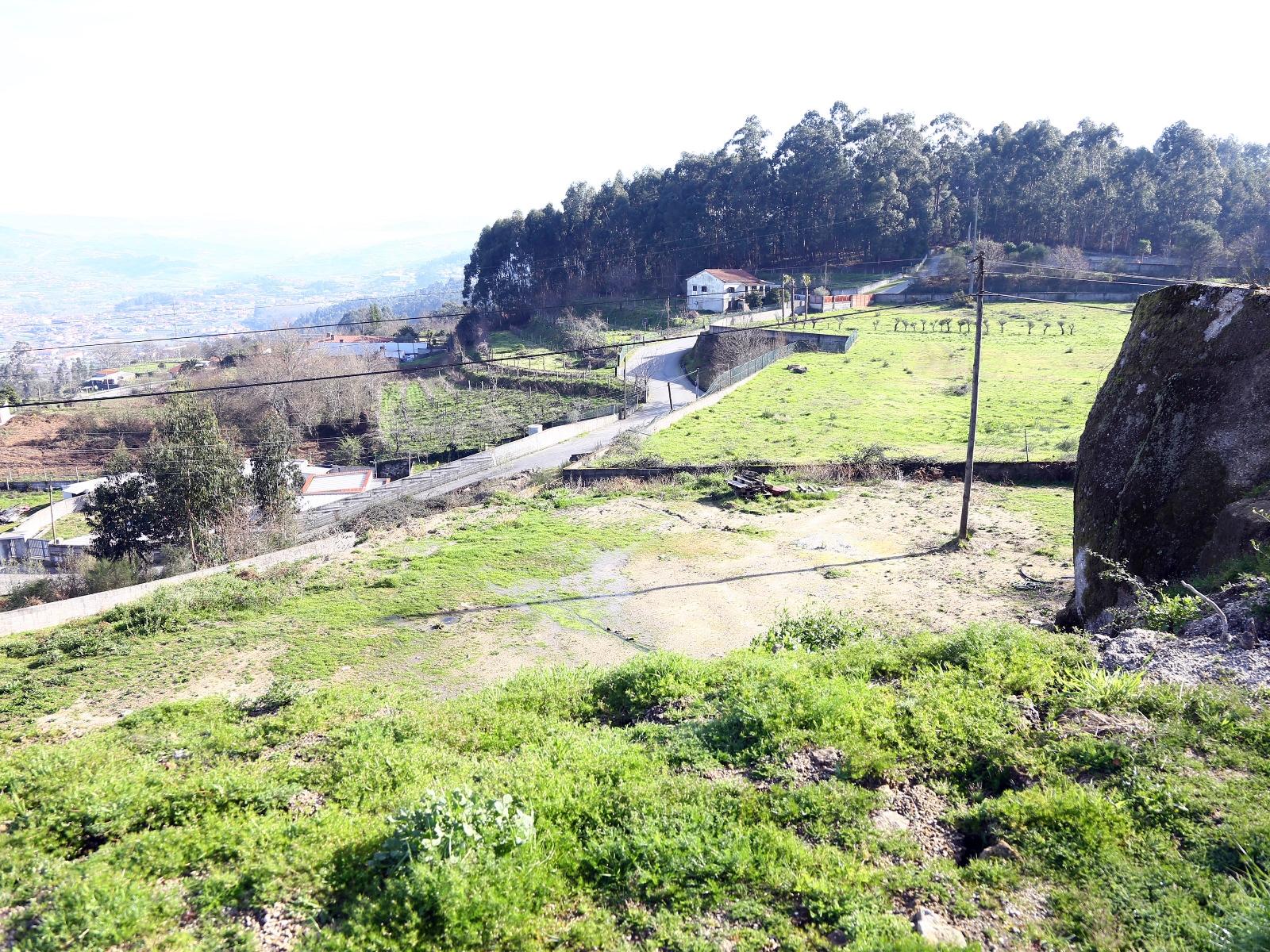 Lote de Terreno  Venda em Lustosa e Barrosas (Santo Estêvão),Lousada