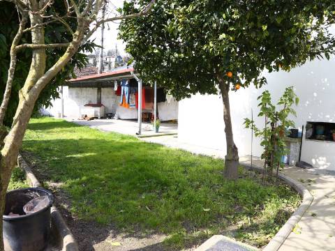 Moradia Isolada T2 Venda em Caldas de Vizela (São Miguel e São João),Vizela