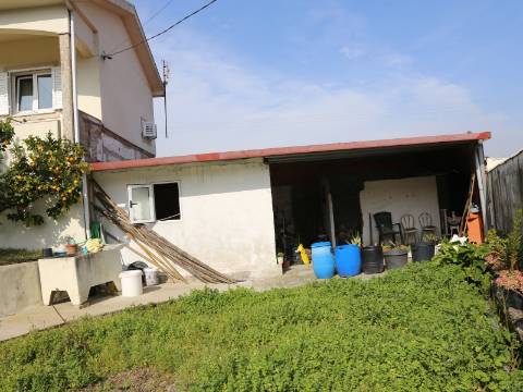 Moradia Isolada T2 Venda em Caldas de Vizela (São Miguel e São João),Vizela