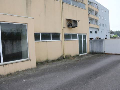 Loja  Venda em Lustosa e Barrosas (Santo Estêvão),Lousada