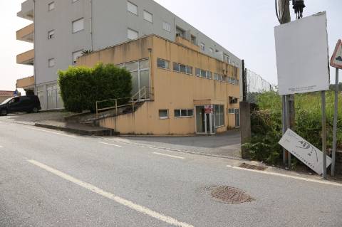 Loja  Venda em Lustosa e Barrosas (Santo Estêvão),Lousada