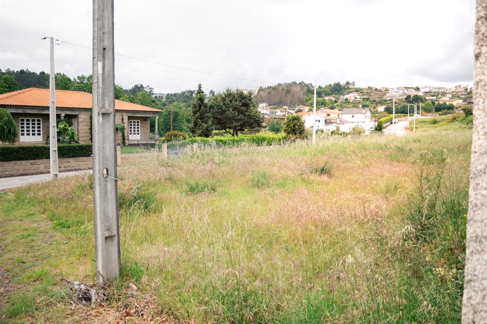Lote de Terreno  Venda em Lustosa e Barrosas (Santo Estêvão),Lousada