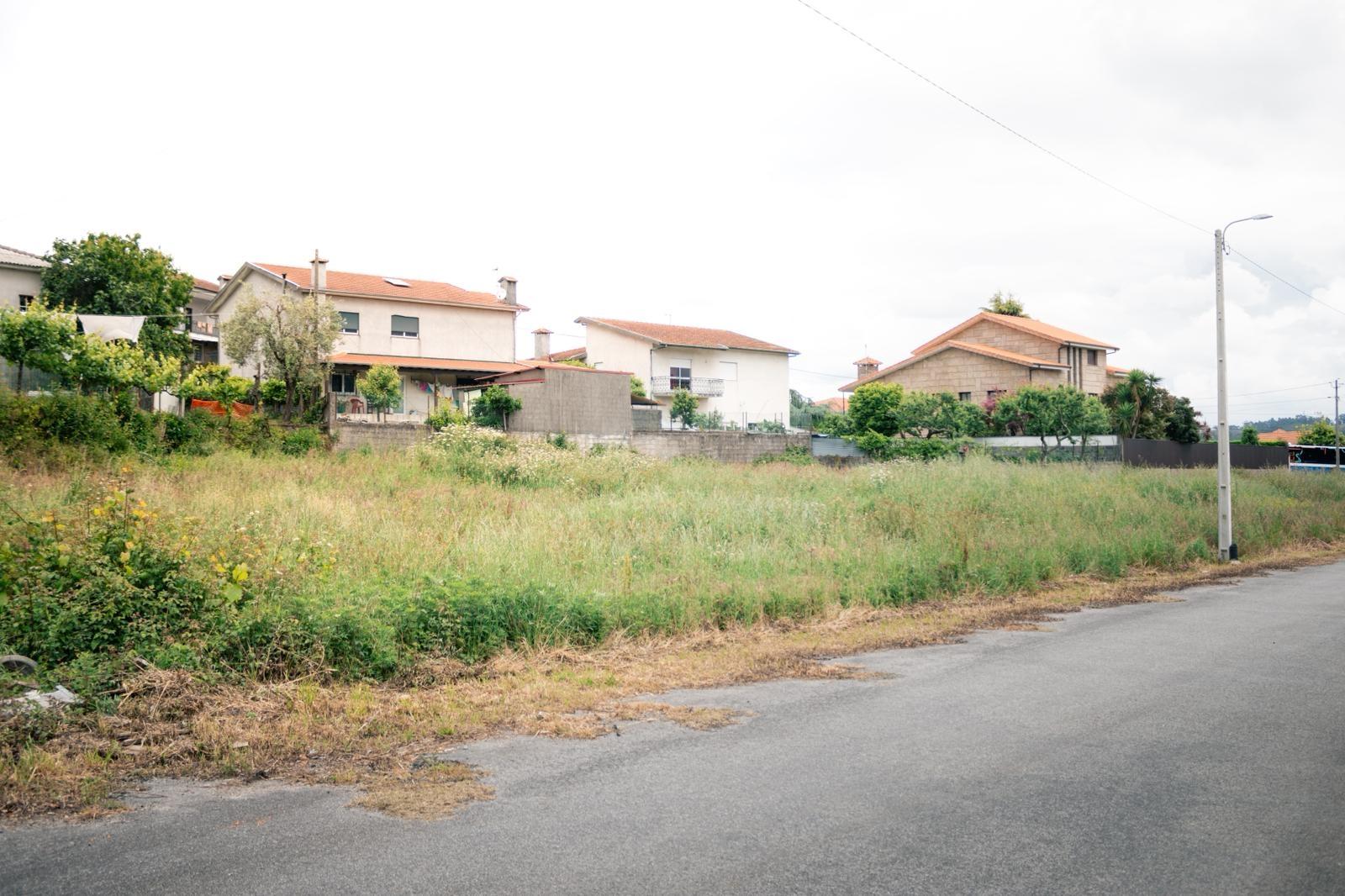 Lote de Terreno  Venda em Lustosa e Barrosas (Santo Estêvão),Lousada