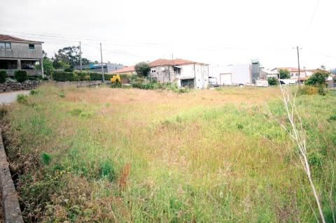 Lote de Terreno  Venda em Lustosa e Barrosas (Santo Estêvão),Lousada