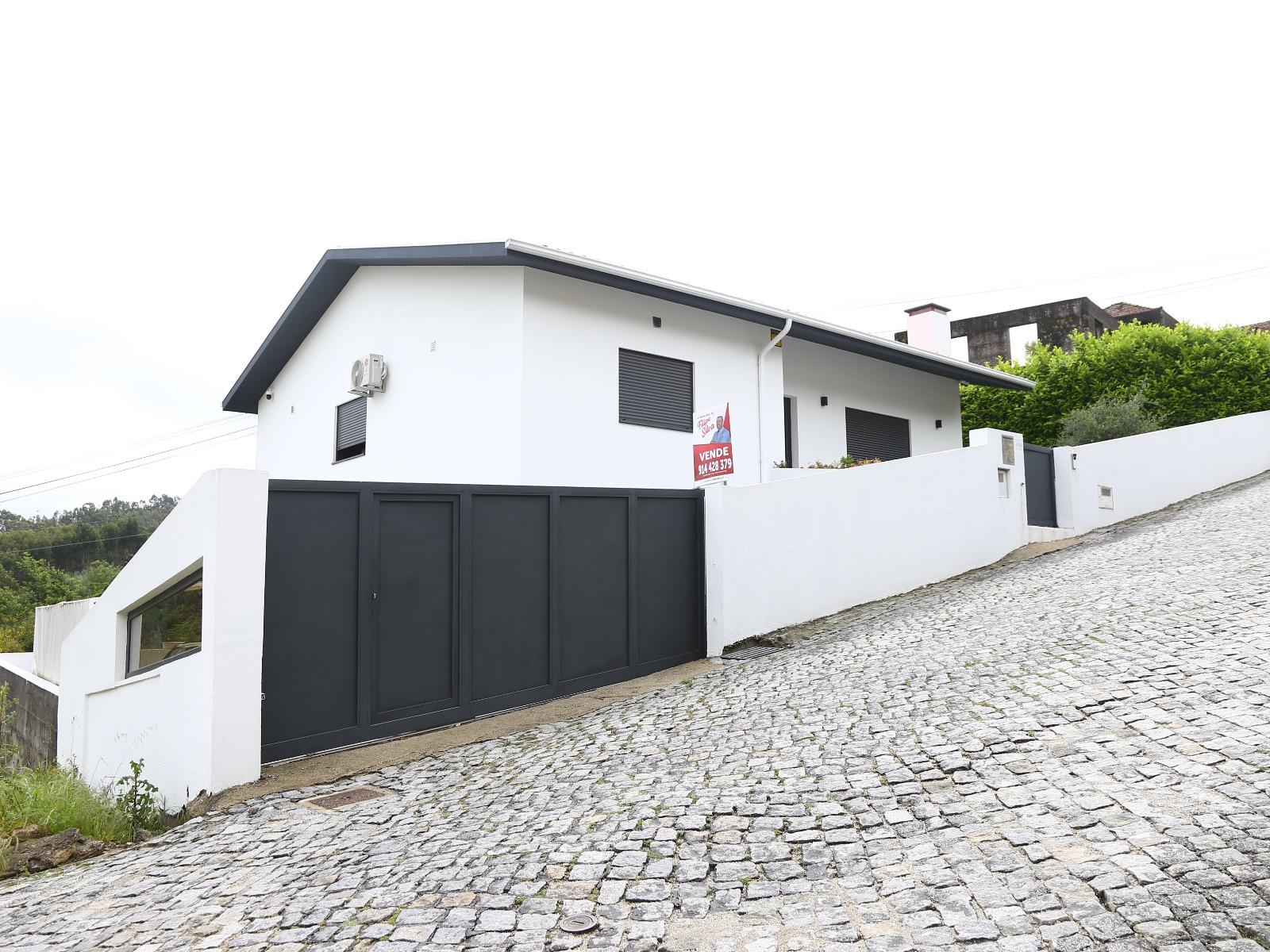 Moradia T3+2 Venda em Vilarinho,Santo Tirso