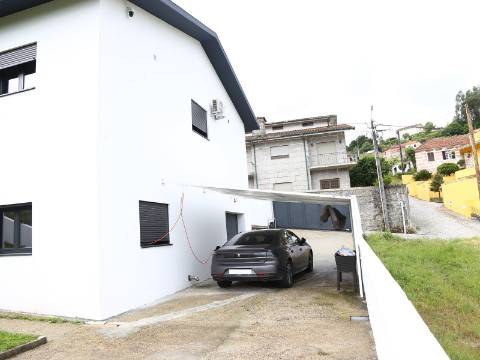 Moradia T3+2 Venda em Vilarinho,Santo Tirso