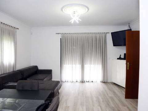 Moradia T3+2 Venda em Vilarinho,Santo Tirso