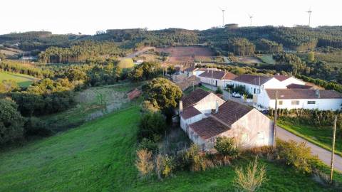 Conjunto de casas rústicas para reabilitar