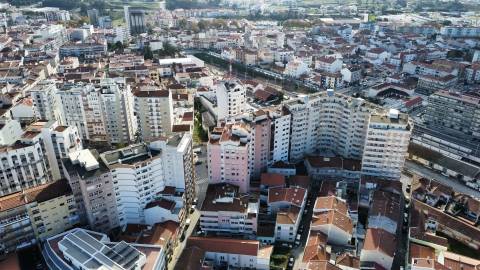 Moradia Devoluta T0 Venda em Caldas da Rainha - Nossa Senhora do Pópulo, Coto e São Gregório,Caldas da Rainha