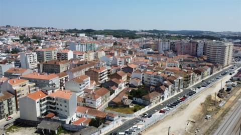 Edifício Habitacional – Projeto Aprovado para 4 Fogos