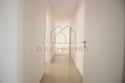 Apartamento T3 com sótão