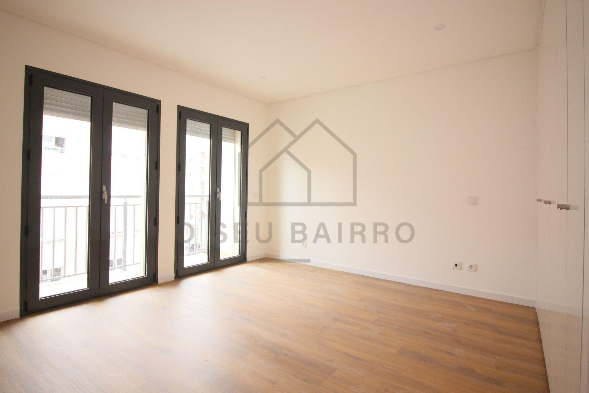 Apartamento T3 com sótão