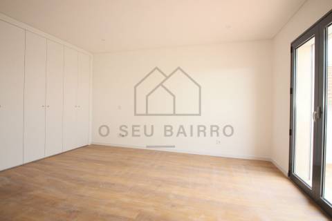 Apartamento T3 com sótão