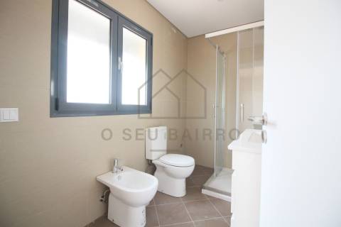 Apartamento T3 com sótão