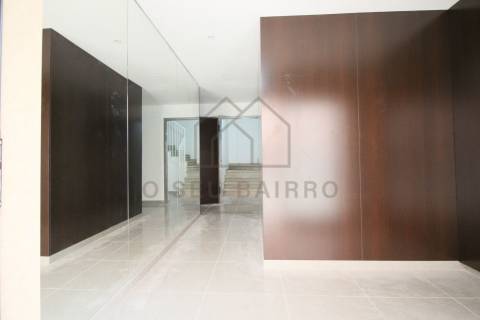 Apartamento T3 com sótão