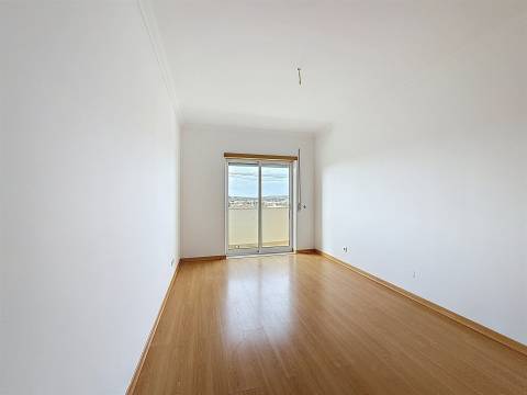 Apartamento T3 Arrendamento em Caldas da Rainha - Santo Onofre e Serra do Bouro,Caldas da Rainha