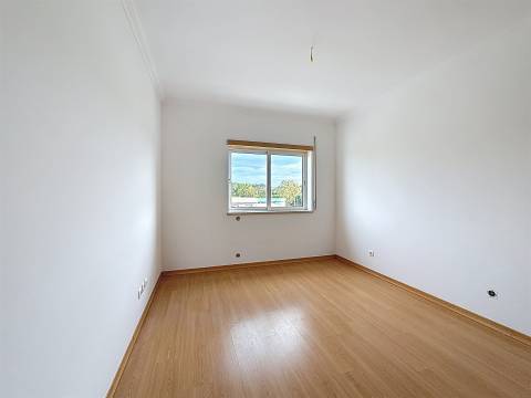 Apartamento T3 Arrendamento em Caldas da Rainha - Santo Onofre e Serra do Bouro,Caldas da Rainha