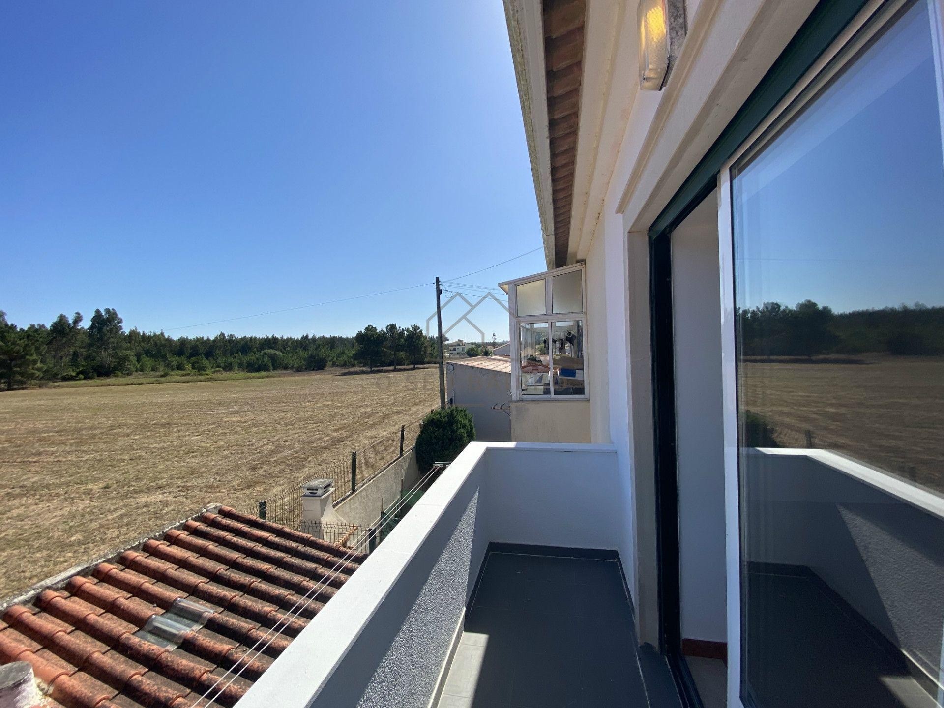 Apartamento T1 com garagem