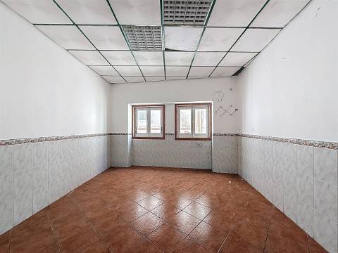 Comércio para conversão em habitação – Zona Histórica