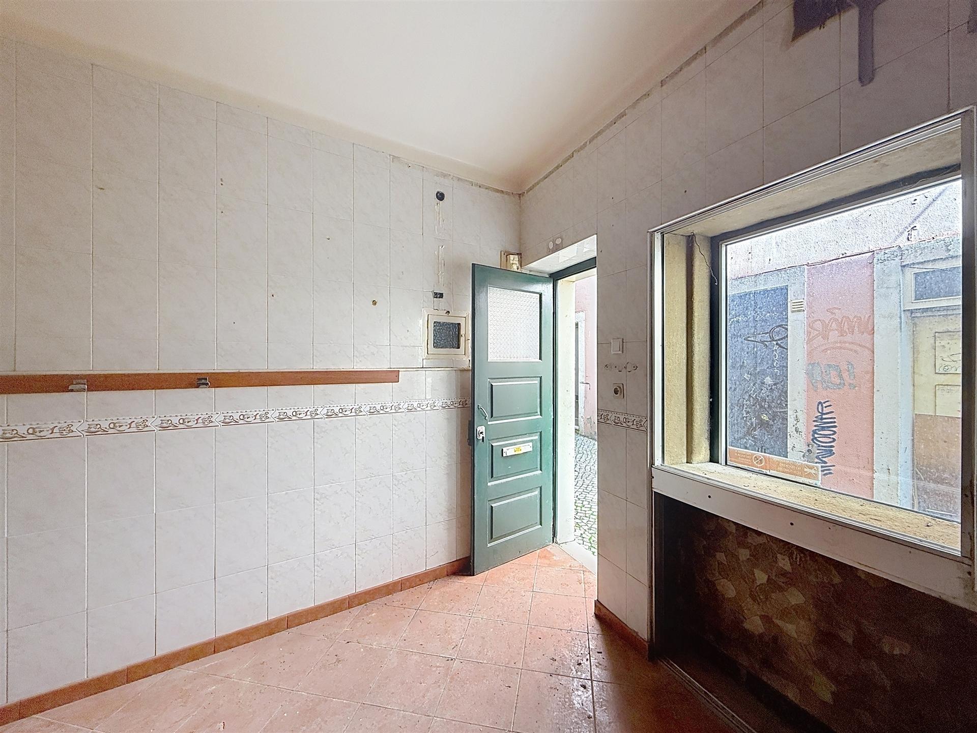 Comércio para conversão em habitação – Zona Histórica