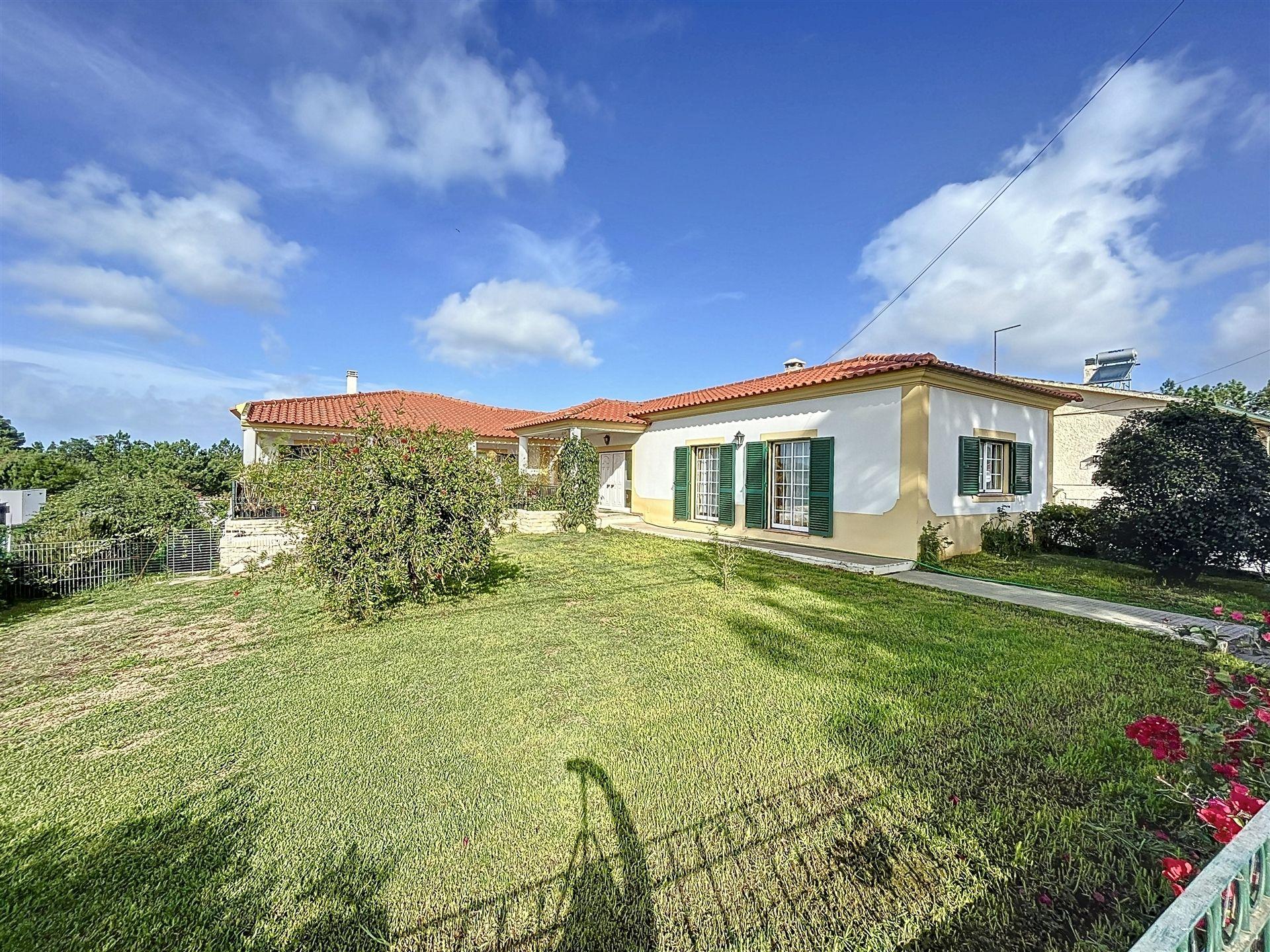 Moradia T4 Arrendamento em Nadadouro,Caldas da Rainha