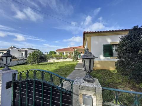 Moradia T4 Arrendamento em Nadadouro,Caldas da Rainha