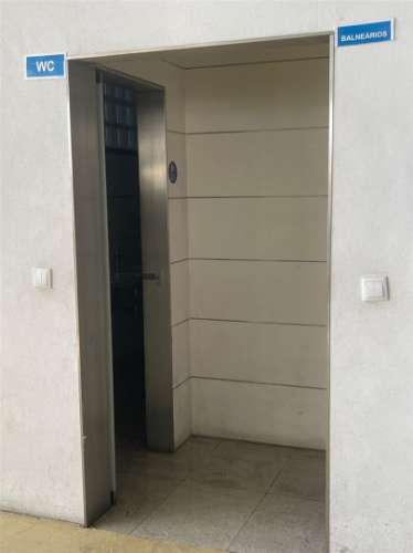 ARRENDAMENTO DE PAVILHÃO INDUSTRIAL – 2000 m² | ESCAPÃES SMF