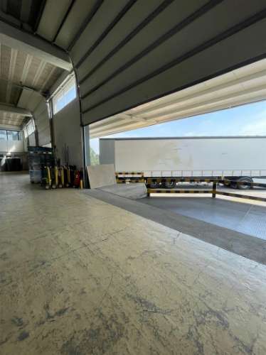 ARRENDAMENTO DE PAVILHÃO INDUSTRIAL – 2000 m² | ESCAPÃES SMF