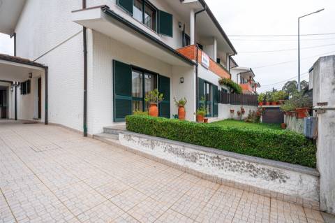 Moradia Geminada T3 Venda em Santa Maria da Feira, Travanca, Sanfins e Espargo,Santa Maria da Feira