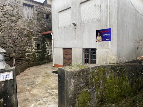 Moradia T4 Venda em Junqueira,Vale de Cambra
