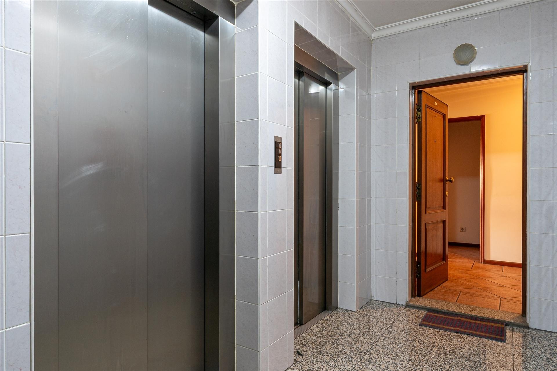 Apartamento T2 Venda em Oliveira de Azeméis, Santiago de Riba-Ul, Ul, Macinhata da Seixa e Madail,Oliveira de Azeméis